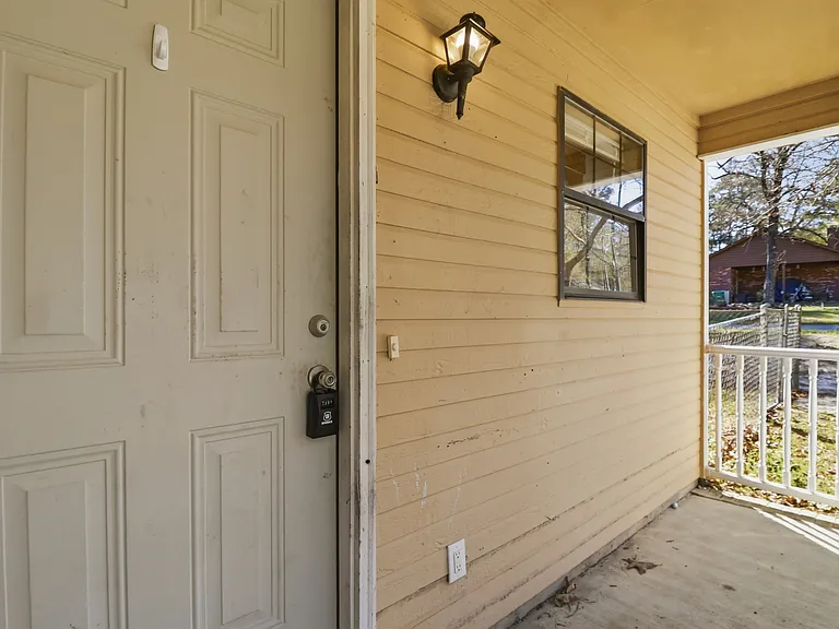 907 Ash Street Ext #B — Photo 3
