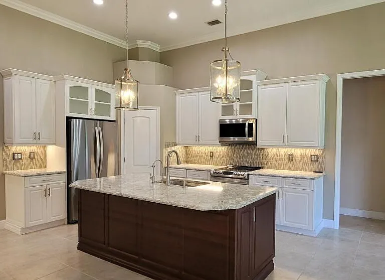 802 Westwood Dr — Photo 5