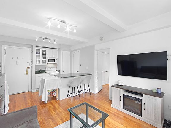 4th image of 25 Tudor City Pl APT 505
