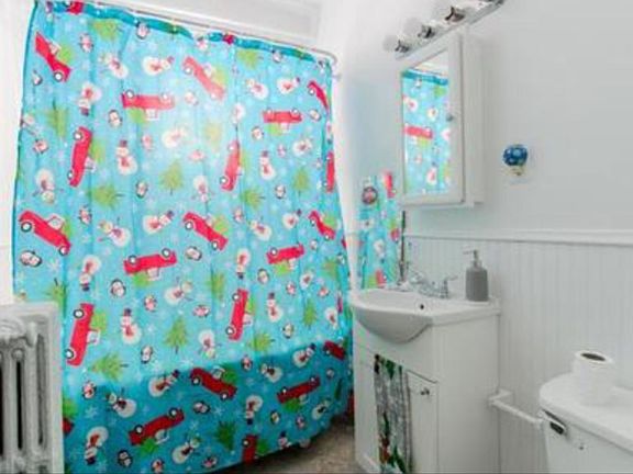 3rd image of 1008 N Belmont Ave APT B