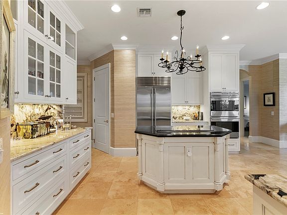 5th image of 300 Westwind Ct