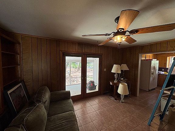 4th image of 710 Twin Oaks Rd