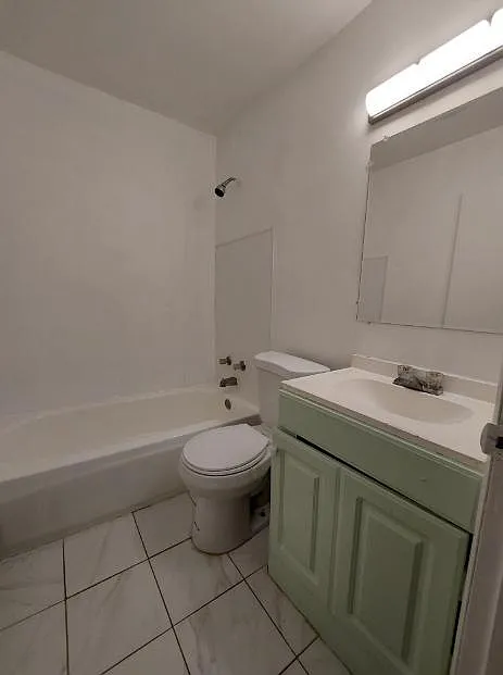 2 bed, 700 sqft, $1,275 — Photo 3