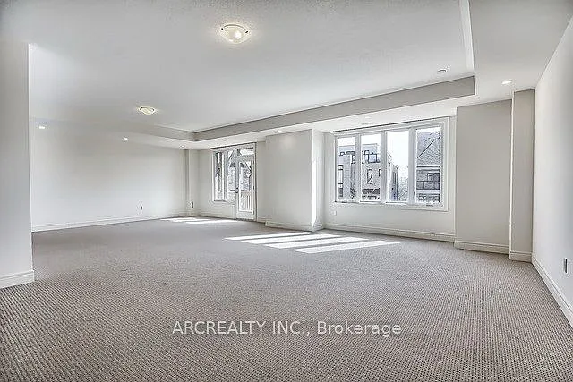 79 Baldry Ave — Photo 40