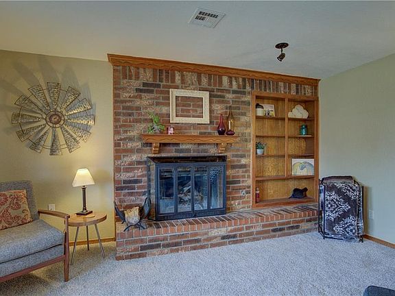 4th image of 2217 Van Buren Ave NE #Ne