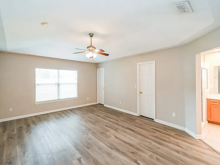 9135 Prosperity Lake Dr — Photo 9