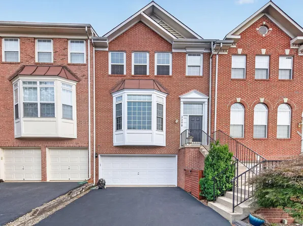 3398 Governors Crest Ct, Alexandria, VA 22310