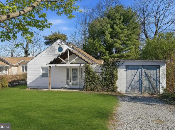 743 Pine St, Egg Harbor City, NJ 08215