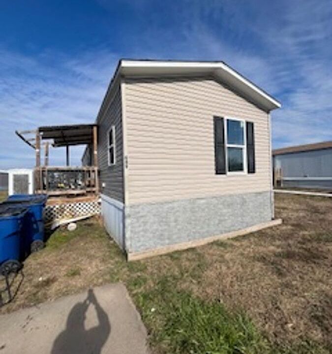 1st image of 689 E Mills Dr