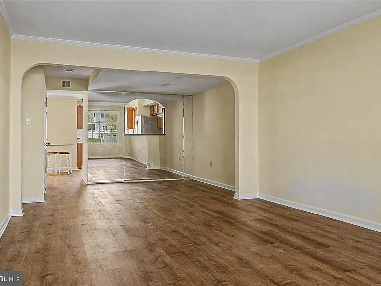 2282 Suzann Dr — Photo 5