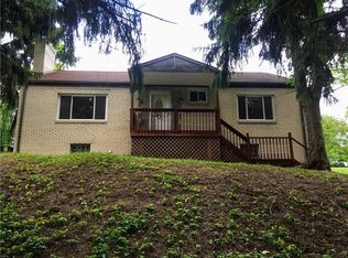 220 Hookstown Grade Rd, Coraopolis, PA 15108