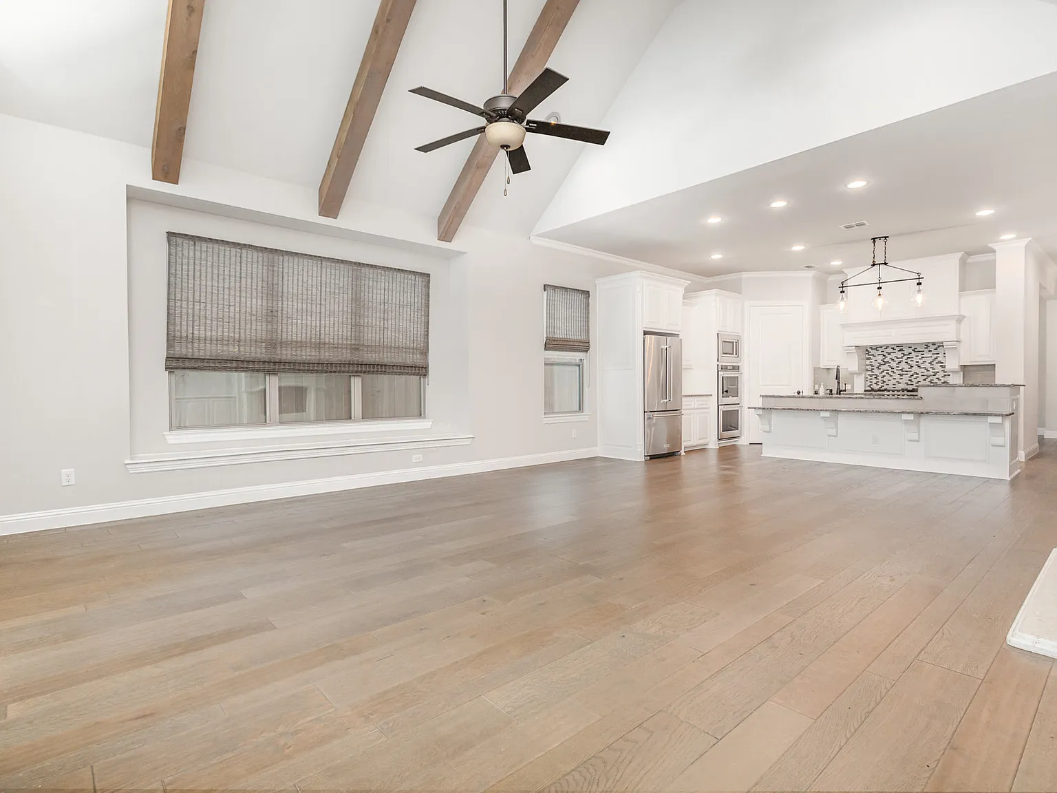 4 bed, 3374 sqft, $7,250 — Photo 4