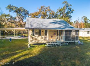 8015 Dazure St, Bay Saint Louis, MS 39520