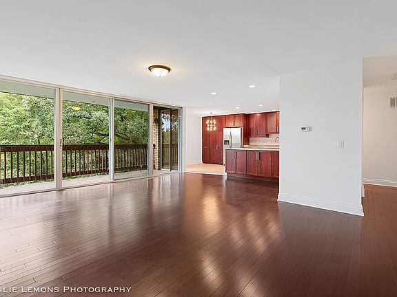 4th image of 5700 Hillcrest Ln APT 3K