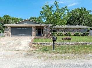 1008 Spanish Trail Dr, Granbury, TX 76048