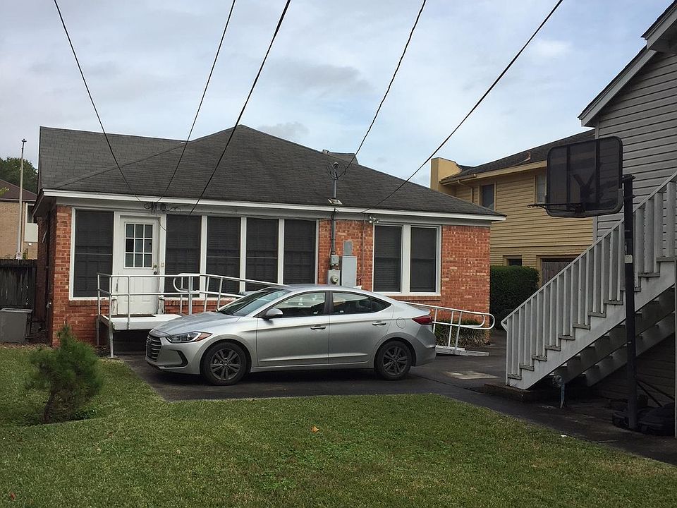 2nd image of 2331 University Blvd