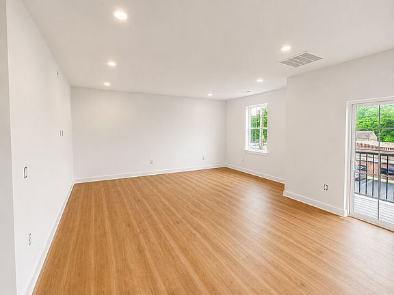 4th image of 365 W Butler Ave #1A