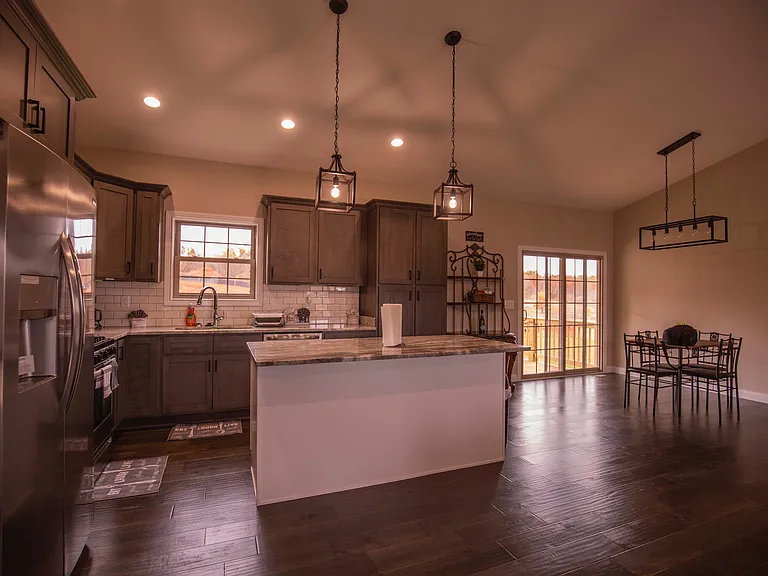 300 Turner Ct — Photo 12