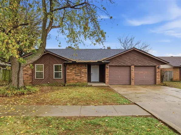 612 NE 14th St, Moore, OK 73160