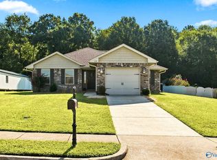 279 Lazy Oak Dr, New Market, AL 35761
