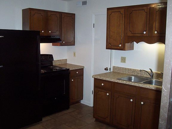 2nd image of 427 N Center St #A