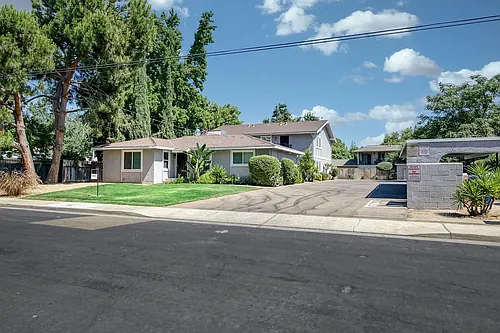 69 W Beverly Dr #202 Photo 1