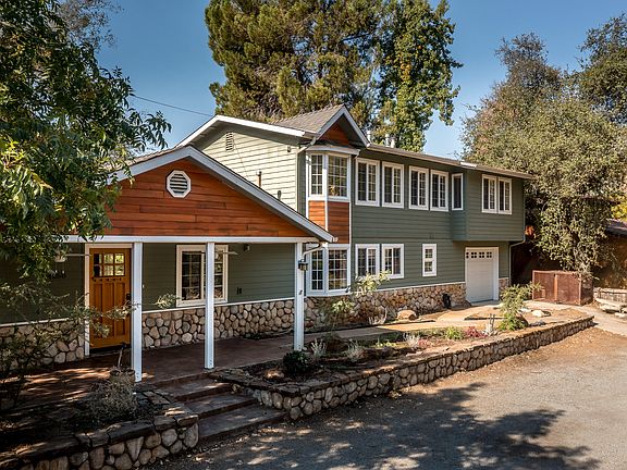 3rd image of 44268 Kaweah River Drive