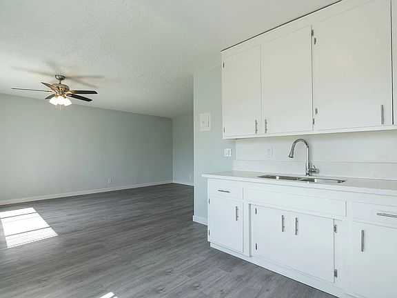 3rd image of 6823 Variel Ave #17