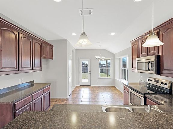 3rd image of 1028 Trinidad Dr