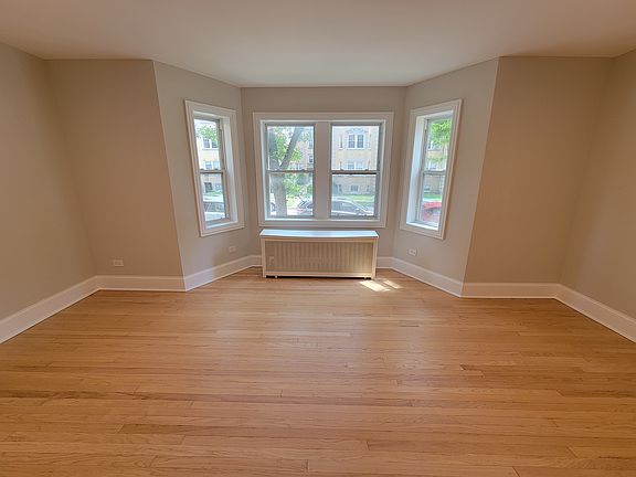 2nd image of 6414-32 N Richmond St #6422-3A