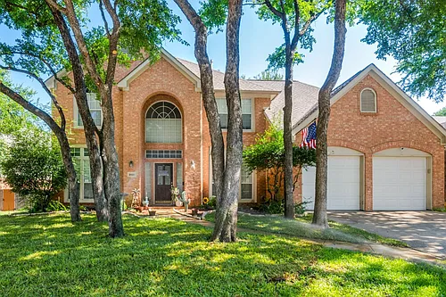 2021 Broadleaf Dr Photo 1