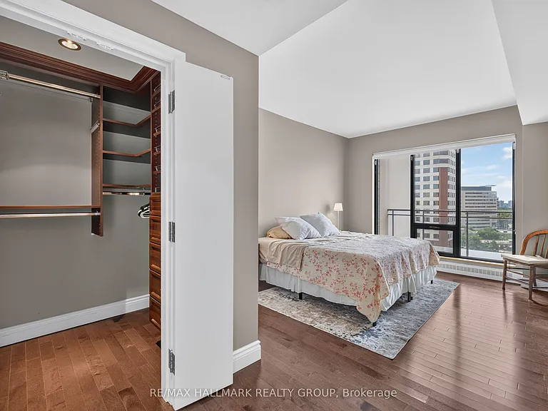 90 George St #1301 — Photo 14