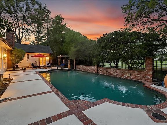 2nd image of 745 Bocage Ln