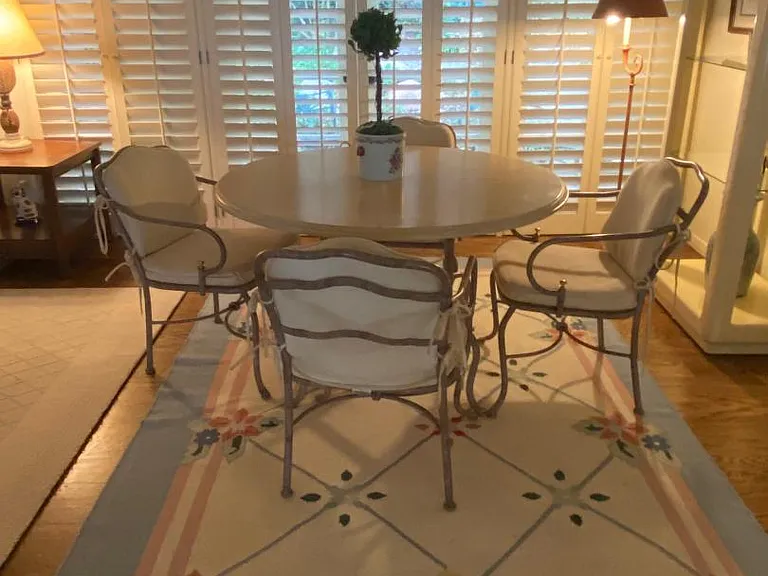 Lilac Dr — Photo 10