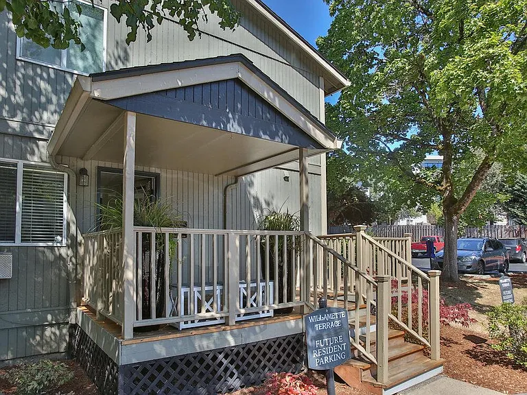 Willamette Terrace — Photo 1
