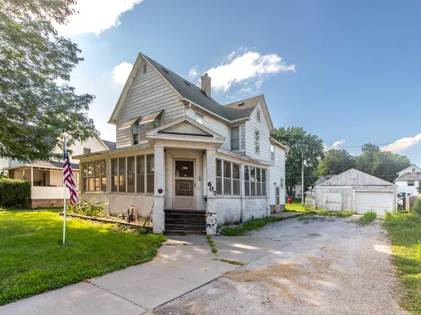 607 6th St, Ames, IA 50010