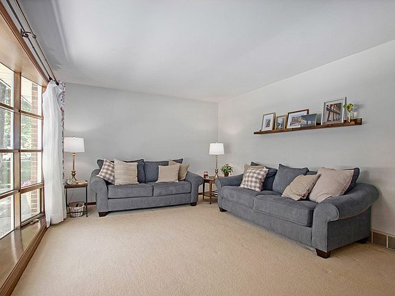 2nd image of 4655 Cherry St
