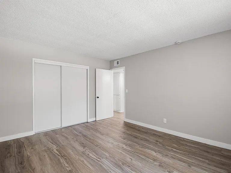 Cazador Court Apartments — Photo 16