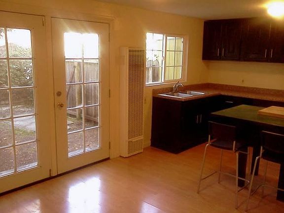 Kitchen/Living W/ private