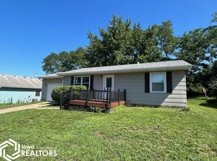 1103 W Adams Ave, Fairfield, IA 52556