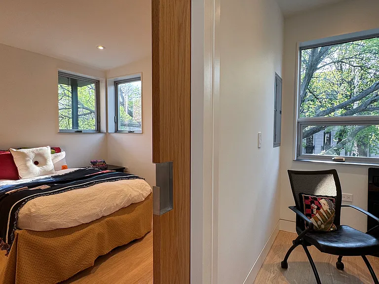 1317 N Leavitt St — Photo 16