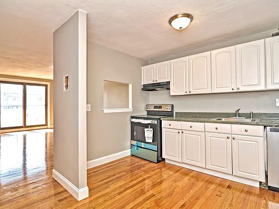3rd image of 7 Park Ave APT 22