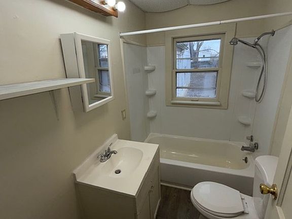 5th image of 1813 Jeanette Ave