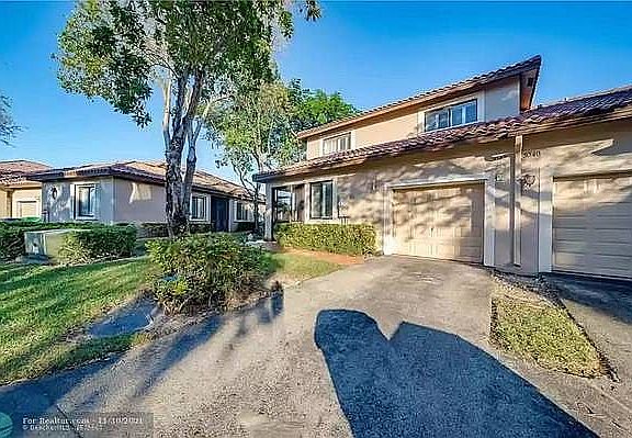 3rd image of 3005 La Mirage Dr