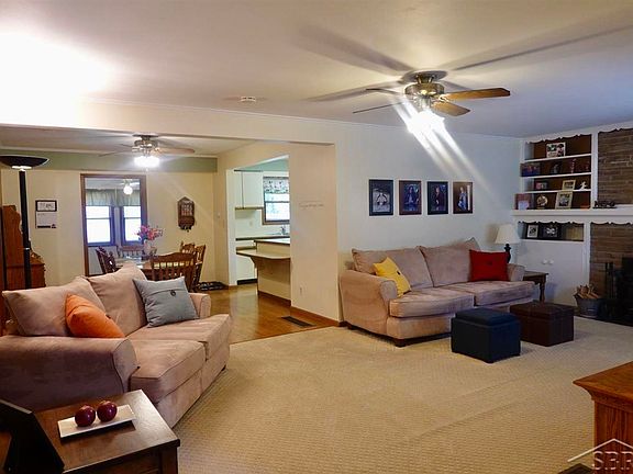 2nd image of 3217 Court St