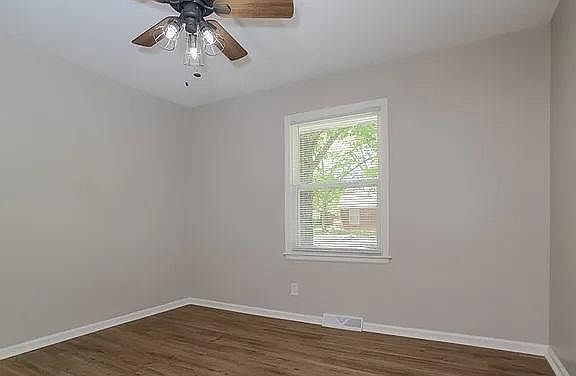 3rd image of 1001 Dewey St