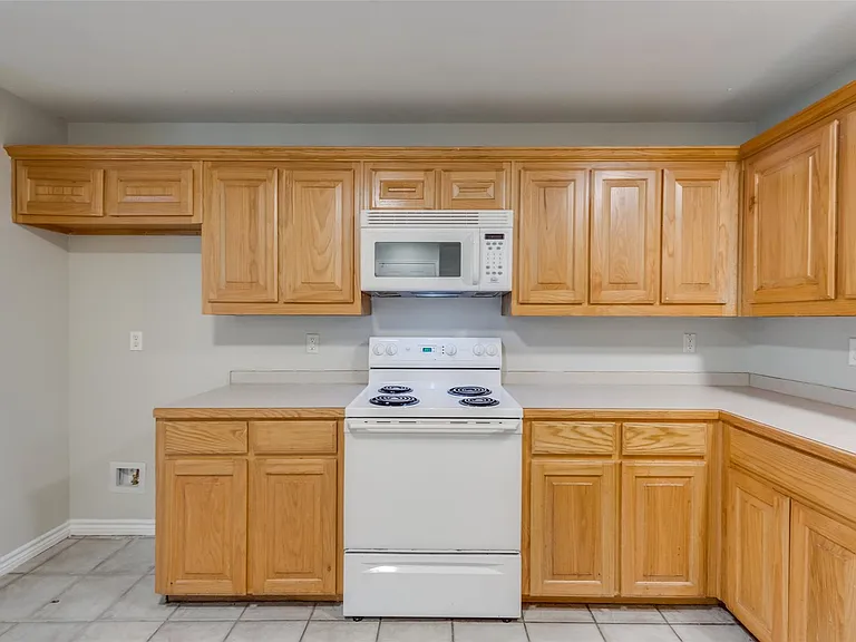 609 Houston St — Photo 9