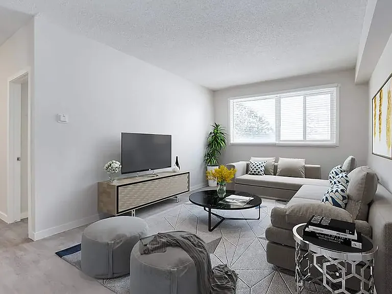 2398 Southview Dr SE — Photo 2