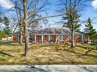 416 Caprice Gardens Ct, Ballwin, MO
