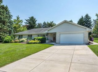4610 Raven Ct, Brookfield, WI 53005